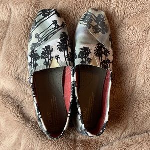 Palm tree toms size 7.5